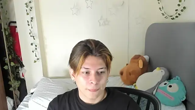 Felix kitty online show from November 2025 07:30:01 PM