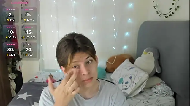 Felix kitty online show from November 2025 07:36:01 PM