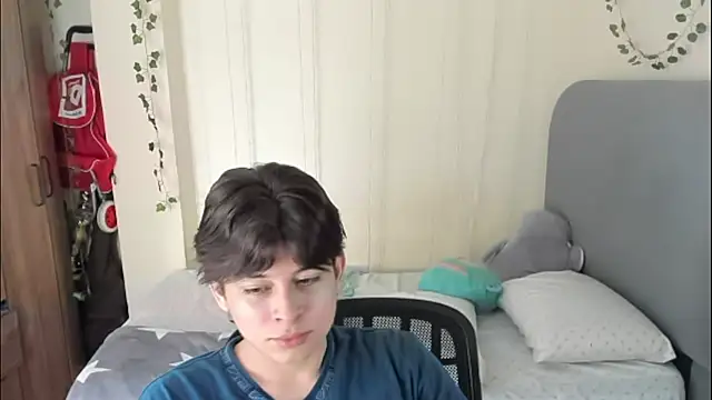 Felix kitty online show from March 2026 07:54:01 PM