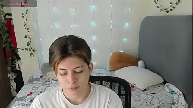 Felix kitty online show from November 2025 07:25:02 PM