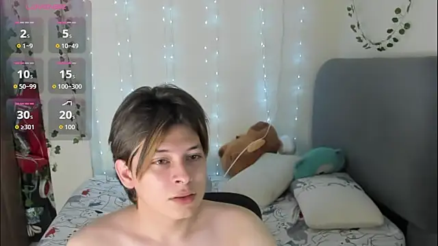 Felix kitty online show from December 2025 06:53:01 PM