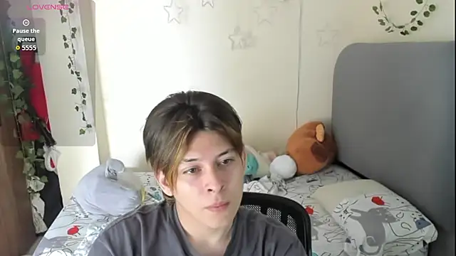 Felix kitty online show from November 2025 06:56:01 PM