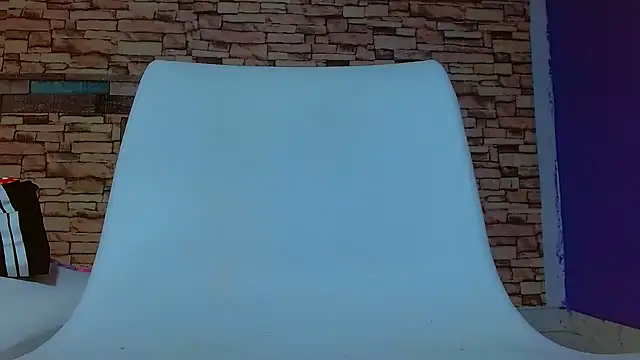 emysquirt online show from December 2025 02:08:02 PM