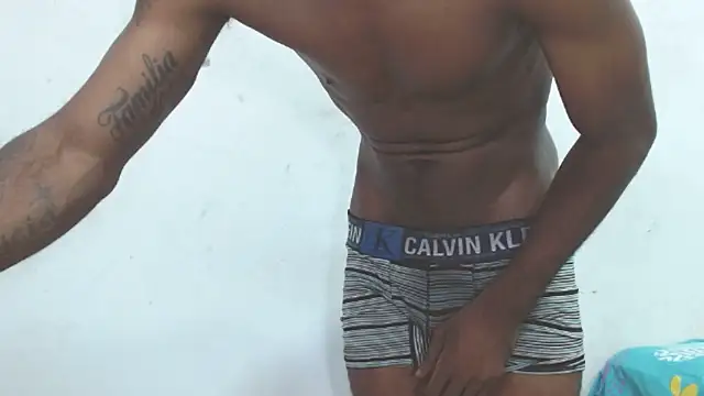 antonela-cris online show from December 2025 04:07:01 AM