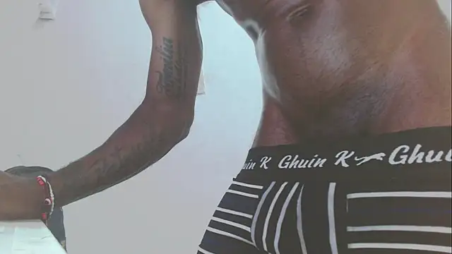 antonela-cris online show from November 2025 02:37:02 AM