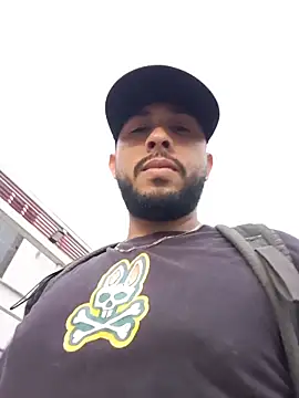 Snapshot of MAX_Jhonnson chatting on November 2025 10:13:01 PM MAX Jhonnson online show from November 2025 10:13:01 PM