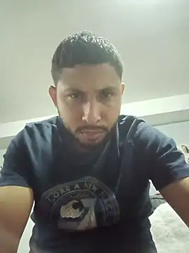 Snapshot of MAX_Jhonnson chatting on November 2025 01:17:02 AM MAX Jhonnson online show from November 2025 01:17:02 AM