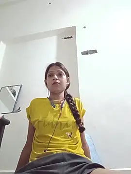 Mohnicute online show from June 2026 08:32:01 PM