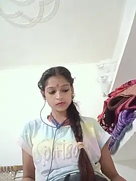Mohnicute online show from July 2026 05:52:02 PM
