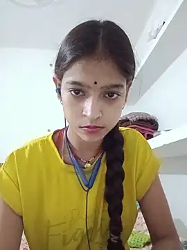 Mohnicute online show from June 2026 06:19:02 PM