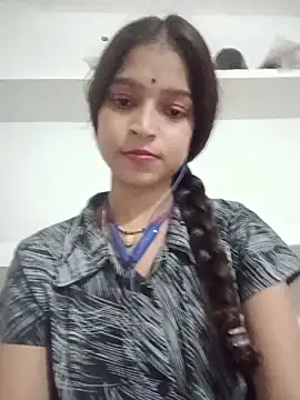 Mohnicute online show from May 2026 06:47:02 PM