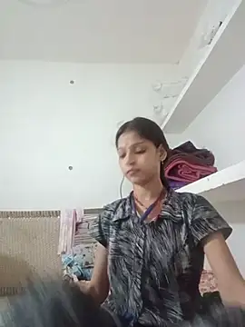 Mohnicute online show from June 2026 06:05:02 PM