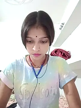 Mohnicute online show from May 2026 06:22:02 PM