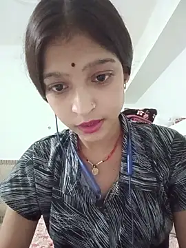 Mohnicute online show from May 2026 01:17:02 PM