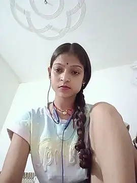 Mohnicute online show from June 2026 06:18:02 PM