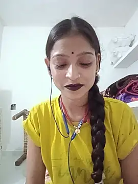 Mohnicute online show from July 2026 06:37:01 PM