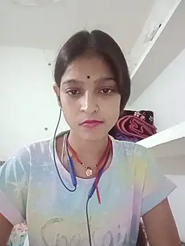 Mohnicute online show from May 2026 07:44:02 PM