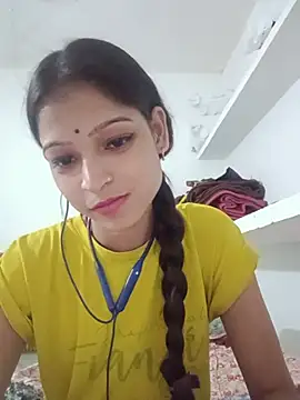Mohnicute online show from June 2026 05:18:01 PM