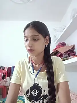 Mohnicute online show from July 2026 06:16:01 PM