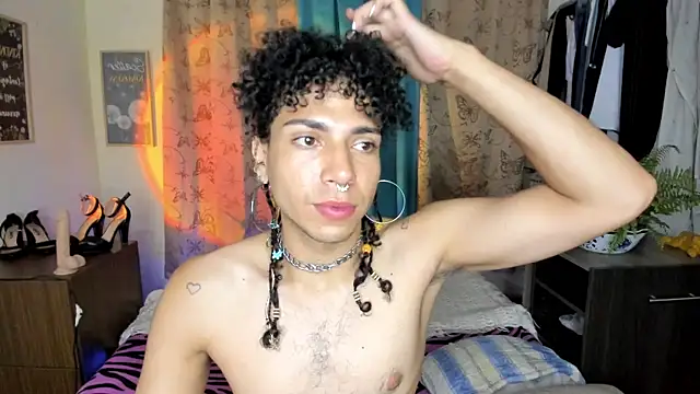 Angel White25 online show from April 2026 12:28:01 AM