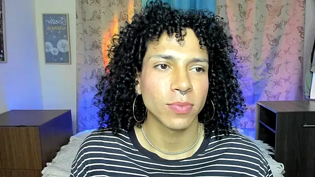 Angel White25 online show from December 2025 10:43:01 PM