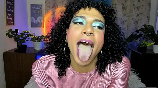 Angel White25 online show from November 2025 10:43:02 PM