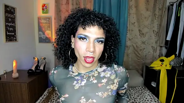 Angel White25 online show from May 2026 01:13:02 AM