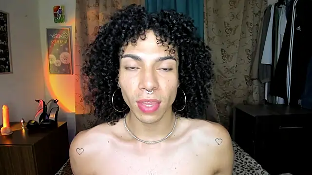 Angel White25 online show from May 2026 10:48:01 PM