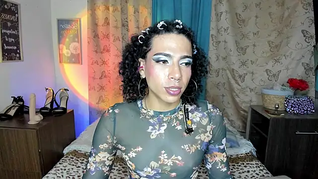 Angel White25 online show from May 2026 11:08:01 PM