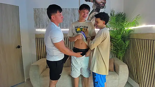 Justingsex1 online show from December 2025 05:45:02 AM