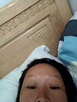 girl-hot2x online show from November 2025 09:48:02 PM