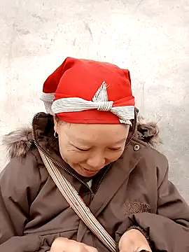 girl-hot2x online show from December 2025 02:21:01 AM