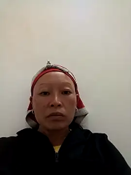 girl-hot2x online show from November 2025 01:45:01 PM