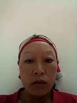 girl-hot2x online show from November 2025 11:15:01 PM