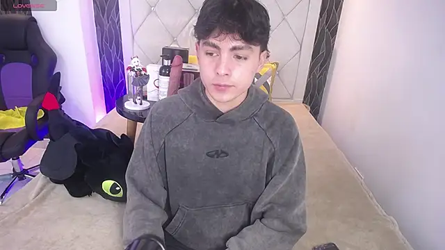 Samu FoXXX online show from November 2025 08:02:01 PM