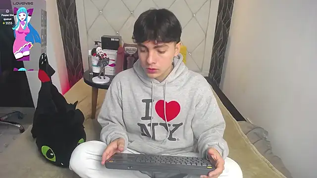 Samu FoXXX online show from November 2025 08:20:01 PM