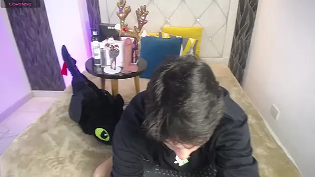 Samu FoXXX online show from December 2025 08:25:02 PM