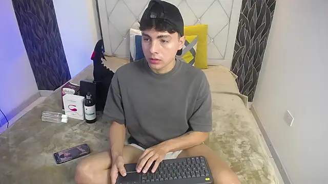 Samu FoXXX online show from December 2025 08:17:02 PM