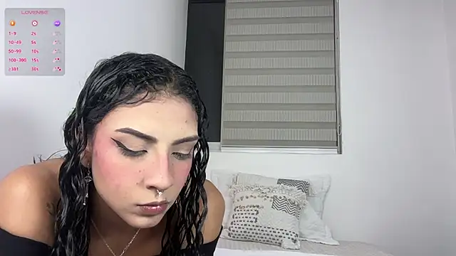 Snapshot of MrandMrsRivas chatting on December 2025 01:05:01 AM MrandMrsRivas online show from December 2025 01:05:01 AM