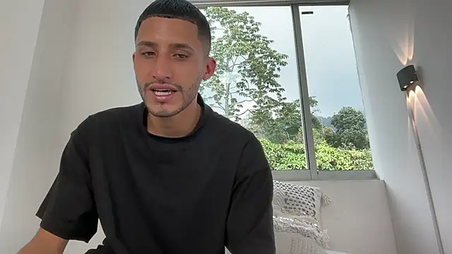 Snapshot of MrandMrsRivas chatting on December 2025 06:41:01 PM MrandMrsRivas online show from December 2025 06:41:01 PM