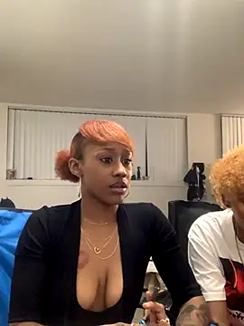 Snapshot of Hefnerbabyy chatting on November 2025 06:39:01 AM Hefnerbabyy online show from November 2025 06:39:01 AM