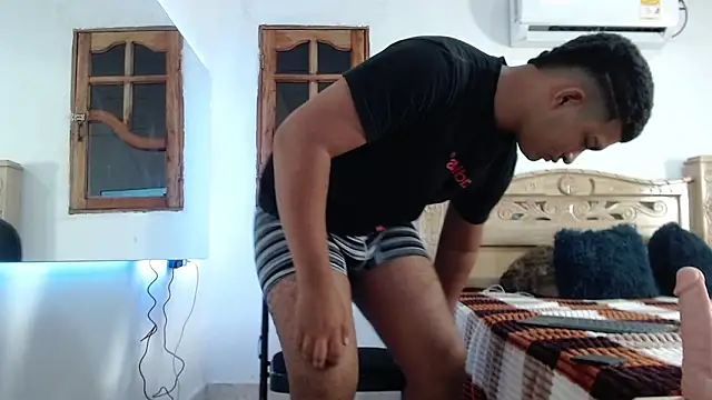 mathews    online show from November 2025 04:02:01 AM