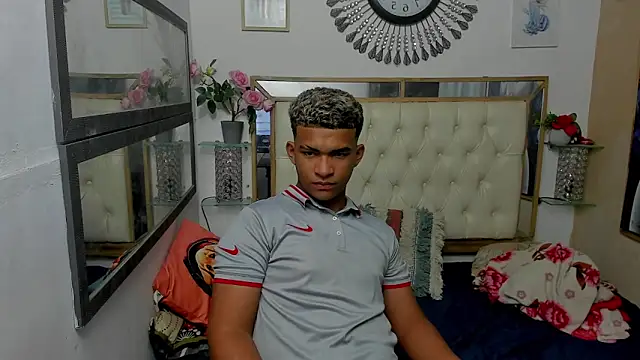 mathews    online show from December 2025 03:33:02 AM