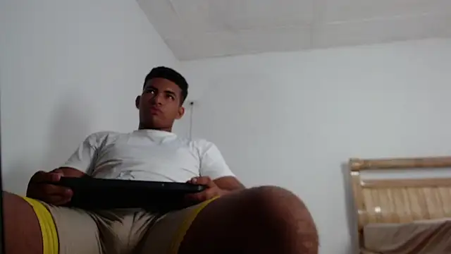 mathews    online show from December 2025 03:40:02 AM