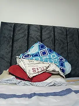 yesua28 online show from April 2026 06:27:01 AM