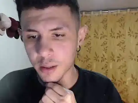 Snapshot of damiansexyboy69 chatting on November 2025 05:57:02 AM damiansexyboy69 online show from November 2025 05:57:02 AM