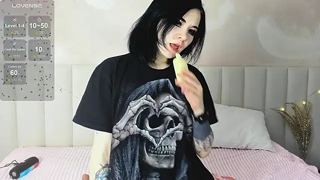 Lina Moony online show from January 2026 01:44:01 AM