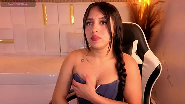 Juliana Tx online show from February 2026 12:40:01 PM