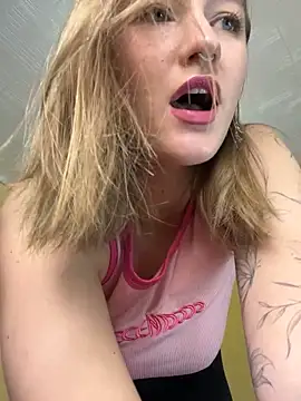 Snapshot of yourladyMary chatting on December 2025 01:39:01 AM yourladyMary online show from December 2025 01:39:01 AM