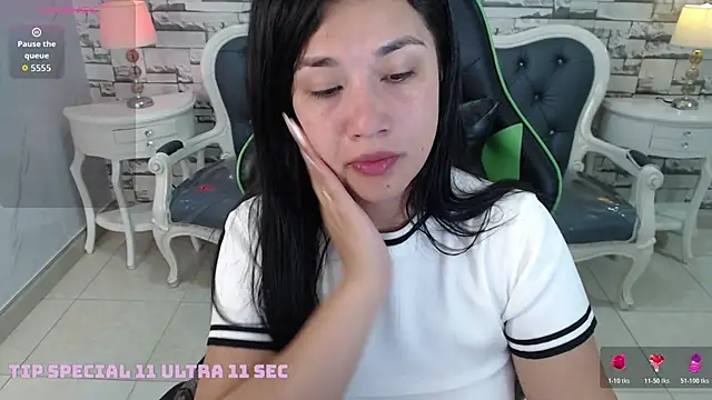 Violetta jhonson a online show from November 2025 03:32:01 AM